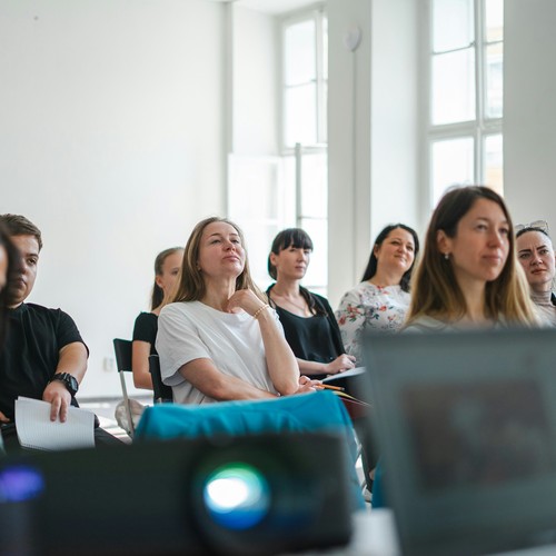 Das Bild zeigt eine Seminargruppe